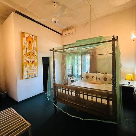Traditional Kandyan House Exterior photo